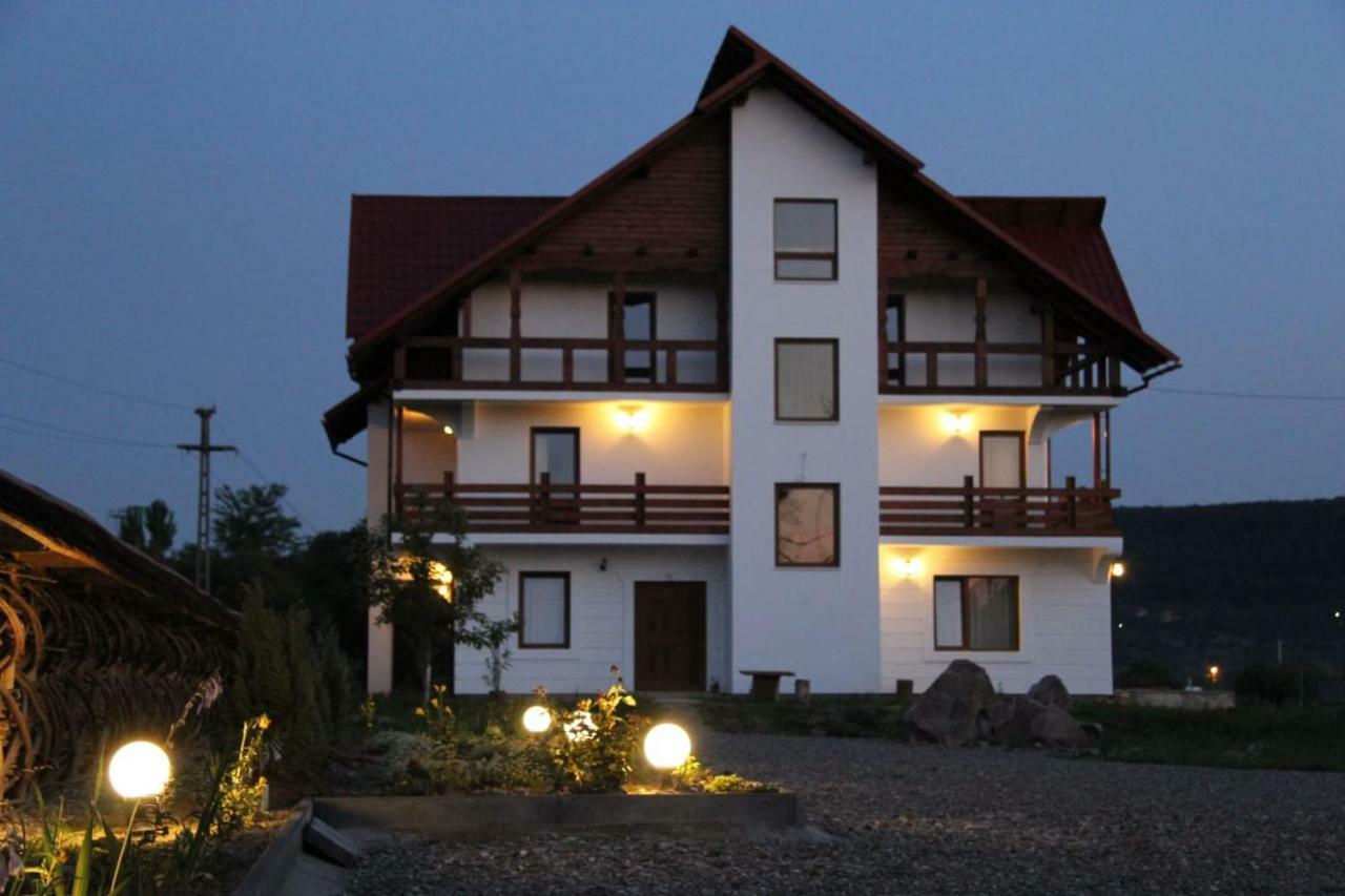 Hotel Poeme Sighetu Marmaţiei Exteriér fotografie